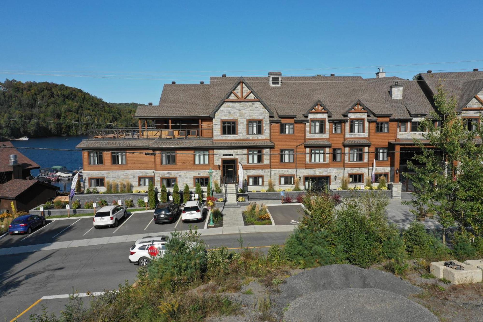 Le Viking Resort Sainte-Marguerite-du-Lac-Masson 外观 照片